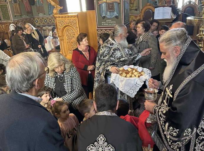 ΠΡΟΗΓΙΑΣΜΕΝΗ ΘΕΙΑ ΛΕΙΤΟΥΡΓΙΑ ΑΠΟ ΤΟΝ ΣΕΒΑΣΜΙΩΤΑΤΟ ΣΤΟΝ ΕΝΟΡΙΑΚΟ ΙΕΡΟ ΝΑΟ ΤΟΥ ΚΡΑΘΙΟΥ ΑΚΡΑΤΑΣ